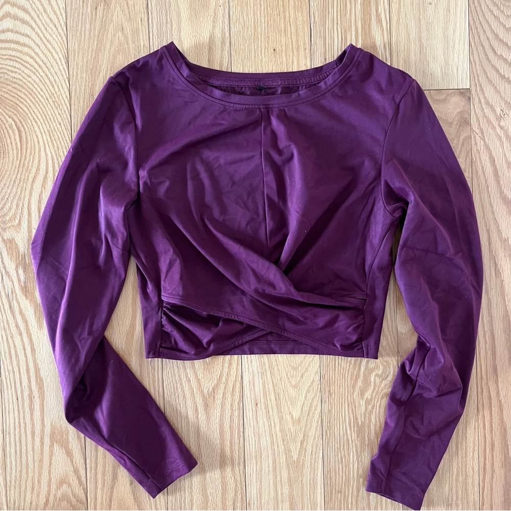 Victoria’s Secret sport burgundy crop with twist front